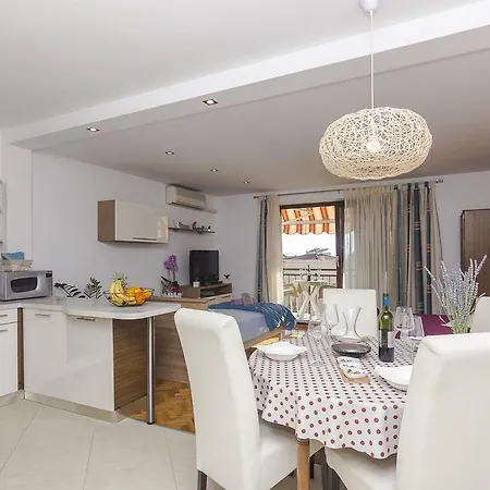 Garmaz Apartment Podgora