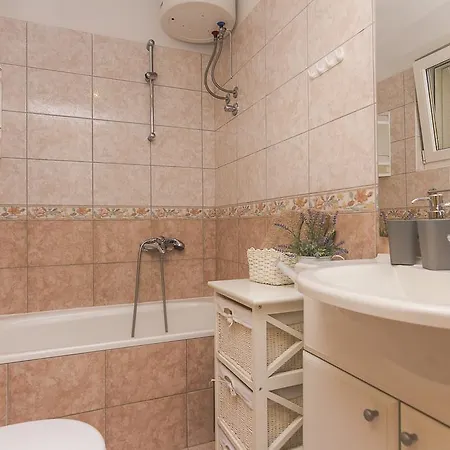Garmaz Apartment Podgora