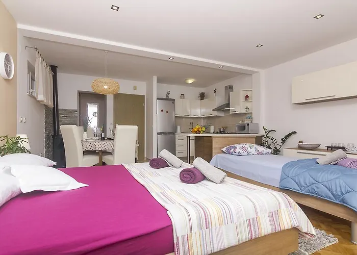 Garmaz * Podgora (Split-Dalmatia)